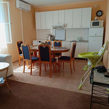 Apartment By The Sea Kastel Stafilic, - 22570 Kastela