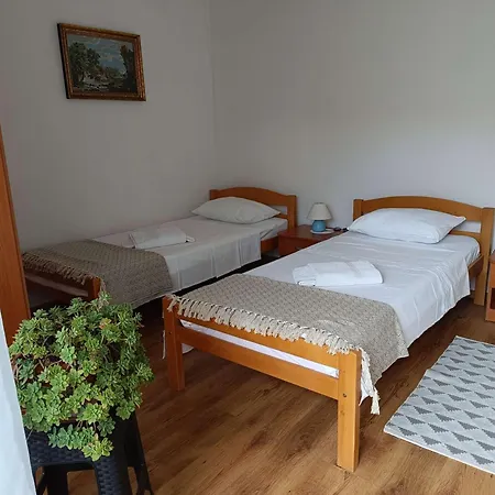Apartment By The Sea Kastel Stafilic, - 22570 *