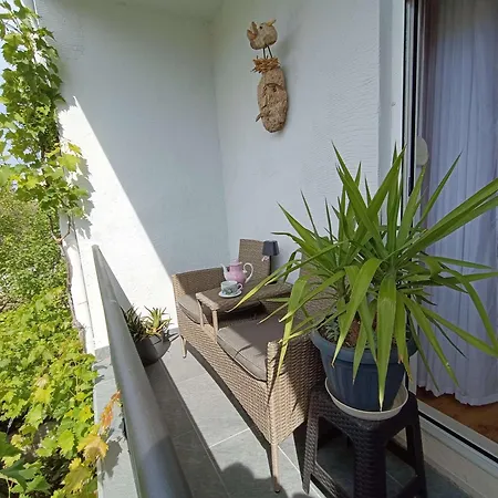 Apartment By The Sea Kastel Stafilic, - 22570 *