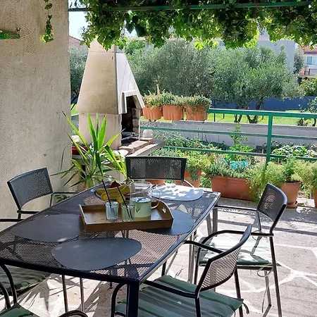 By The Sea Kastel Stafilic, - 22570 Kastela